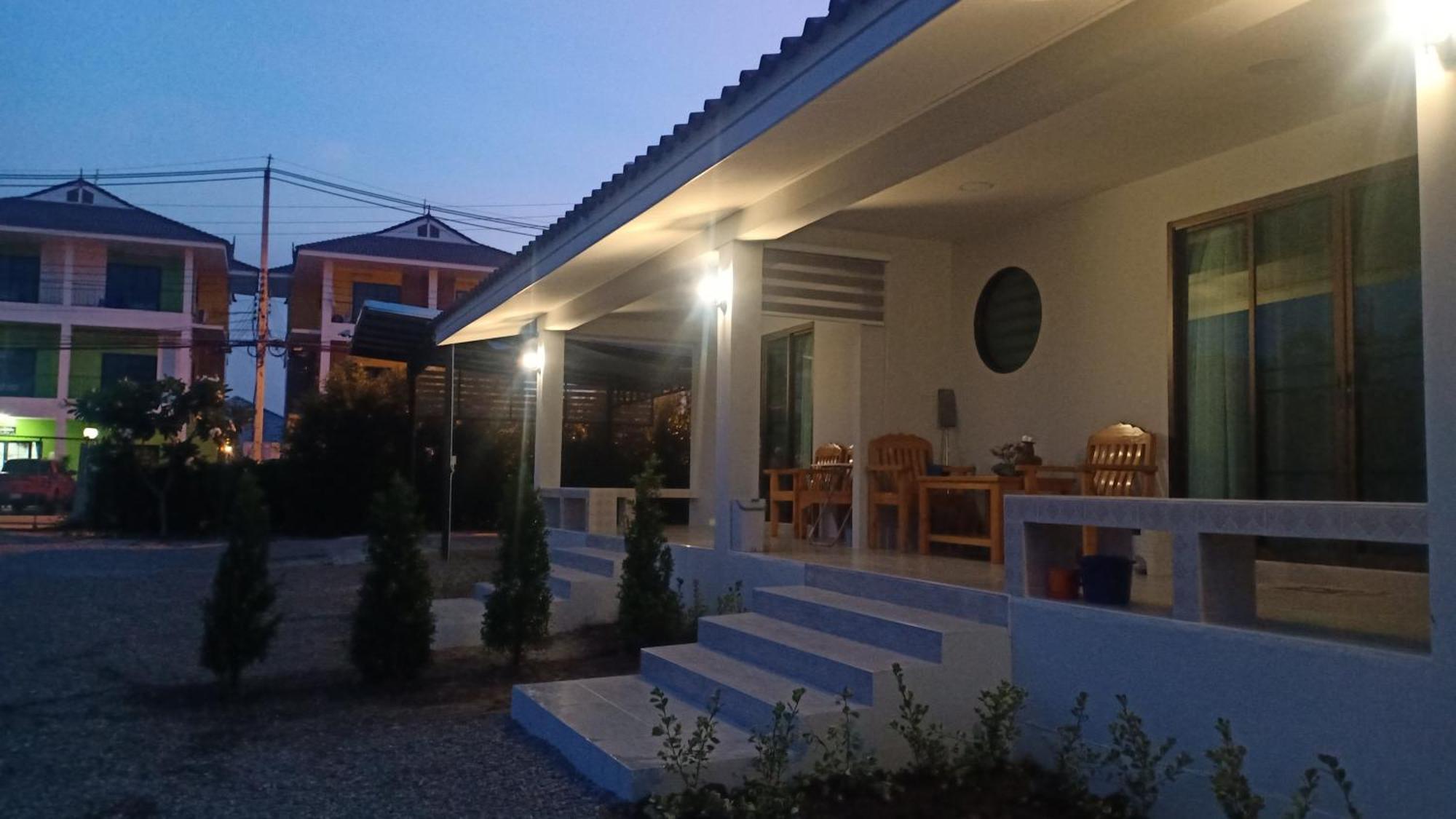 Hotel Min House Lamphun Esterno foto